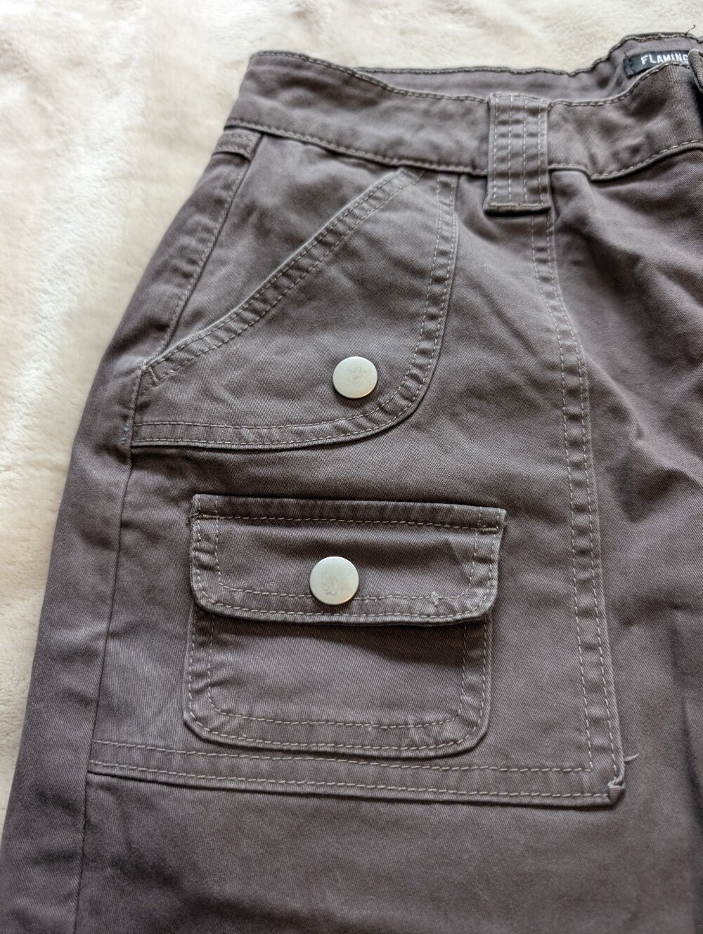 Flamingals Solid Stitch Detail Mid Waist Gray Bermuda Shorts NWT Large - Picture 5 of 9